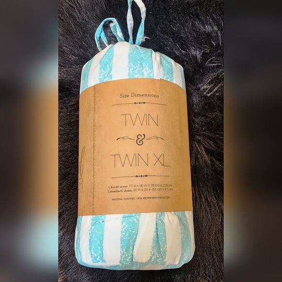 Hypoallergenic Duvet Cover Set Twin/Twin XL Aqua Blue - Picture 4 of 8